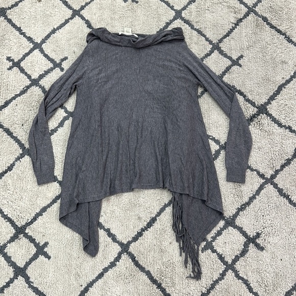 the impeccable pig - Gray Lightweight cardigan w/ fringe - Excellent condition - Picture 2 of 2